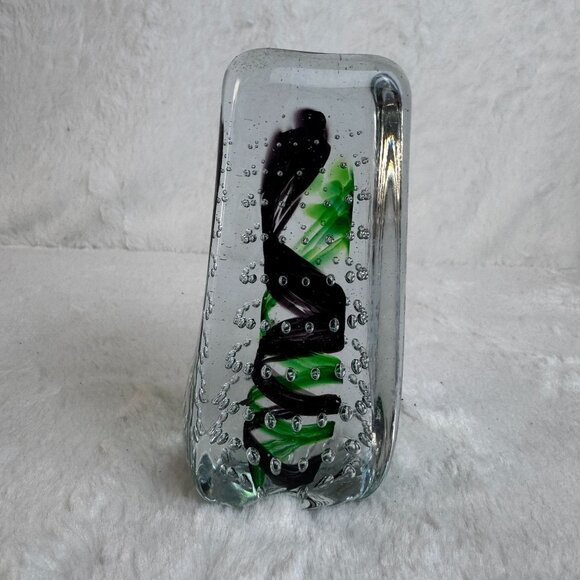 Art Glass Paperweight Sculpture With Black & Green Swirl with controlled bubbles - Picture 3 of 6